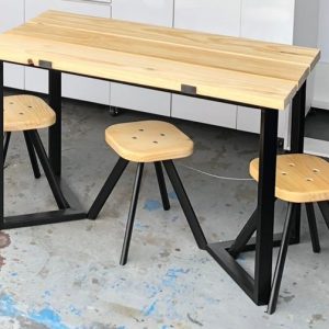 Juego de Mesa y Butacos